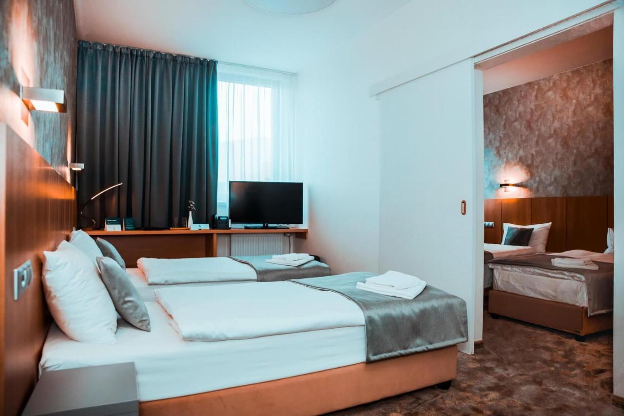 Hotel Arena 科希策 外观 照片