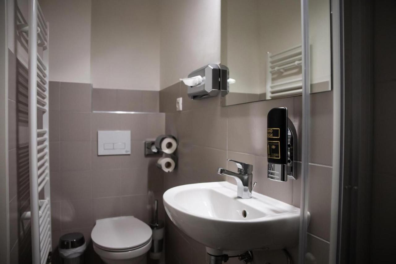 Hotel Arena 科希策 客房 照片