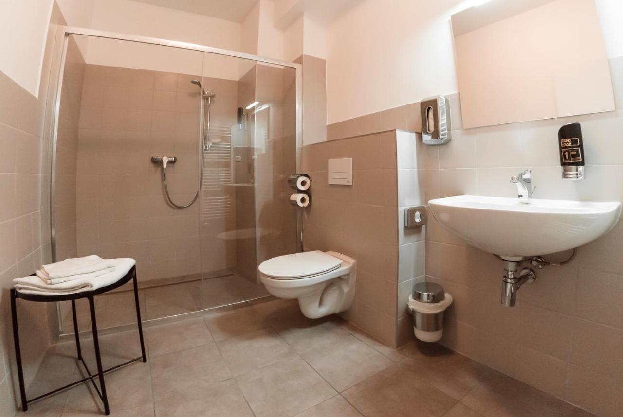 Hotel Arena 科希策 外观 照片